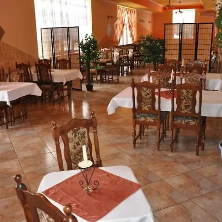 Iveta Hotel *